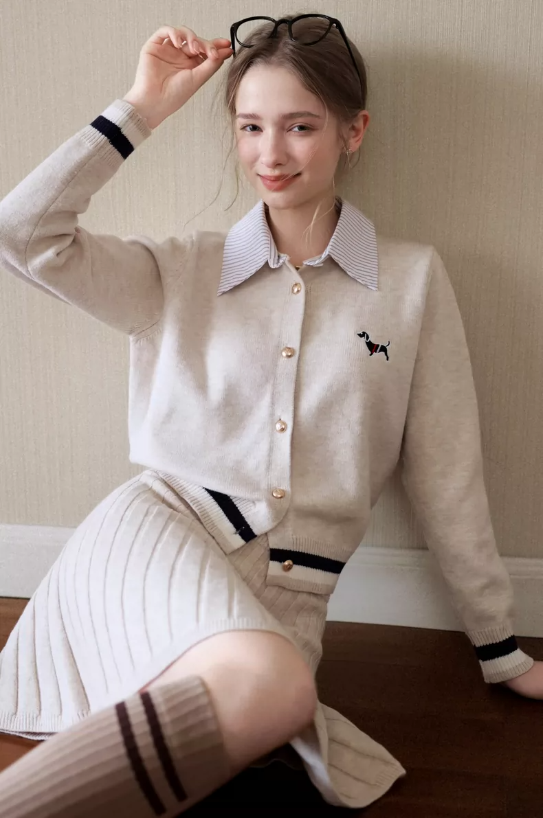 配色シャツ衿刺繍ニットカーディガン×プリーツニットスカートセットアップ