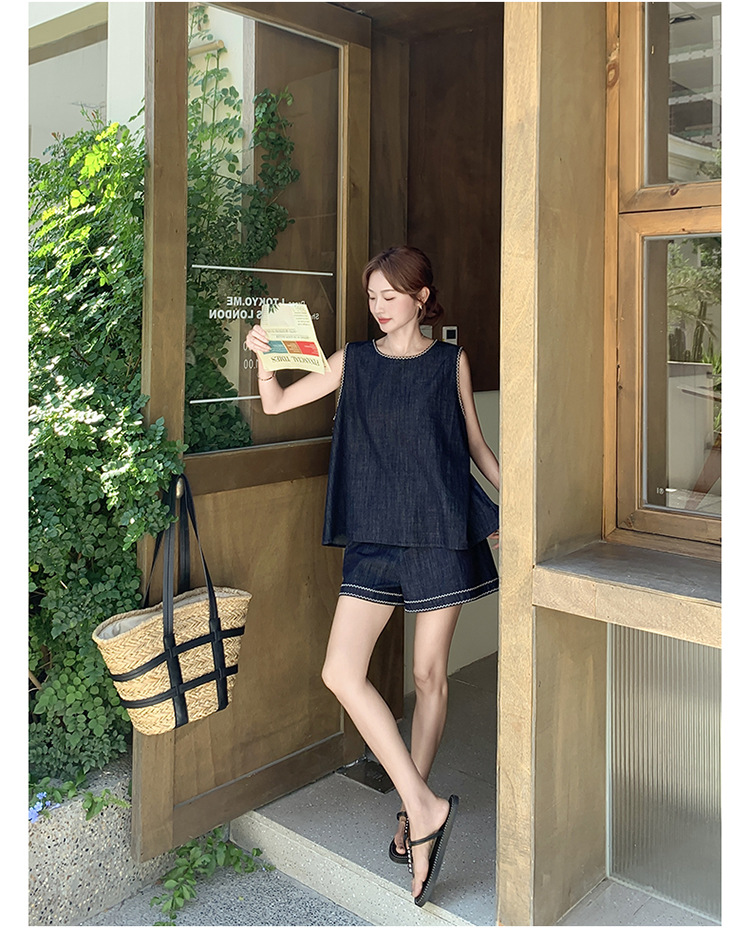 配色ステッチデニムノースリーブ×ショートパンツセットアップ