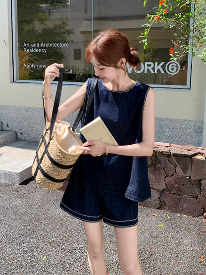 配色ステッチデニムノースリーブ×ショートパンツセットアップ