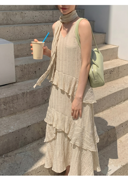 アシンメトリーフリルティアードノースリーブワンピース