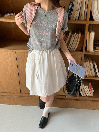 ストライプスカーフ付きレタリングロゴ半袖Tシャツ