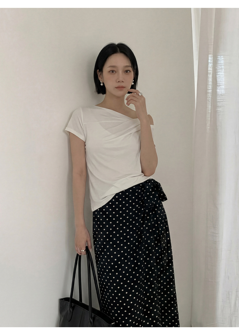 アシンメトリーツイストショルダーTシャツ