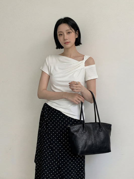 アシンメトリーツイストショルダーTシャツ