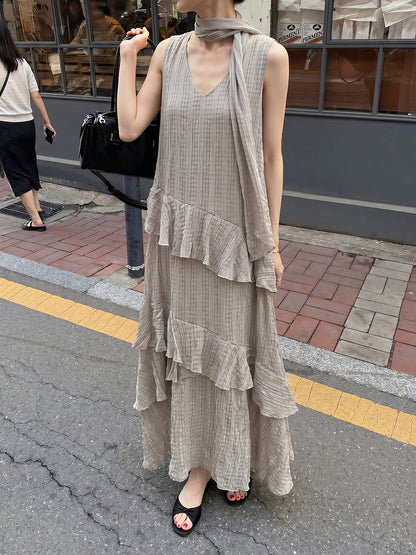 アシンメトリーフリルティアードノースリーブワンピース