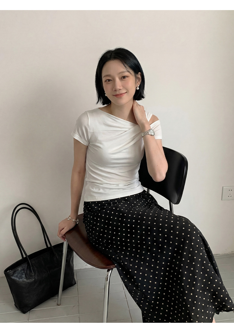 アシンメトリーツイストショルダーTシャツ
