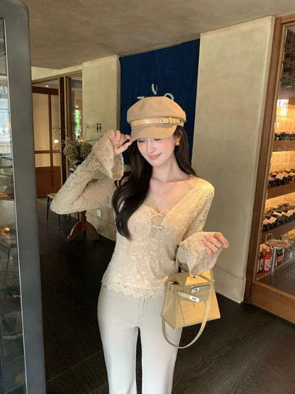 ポイントリボンペイズリーレースVネックトップス